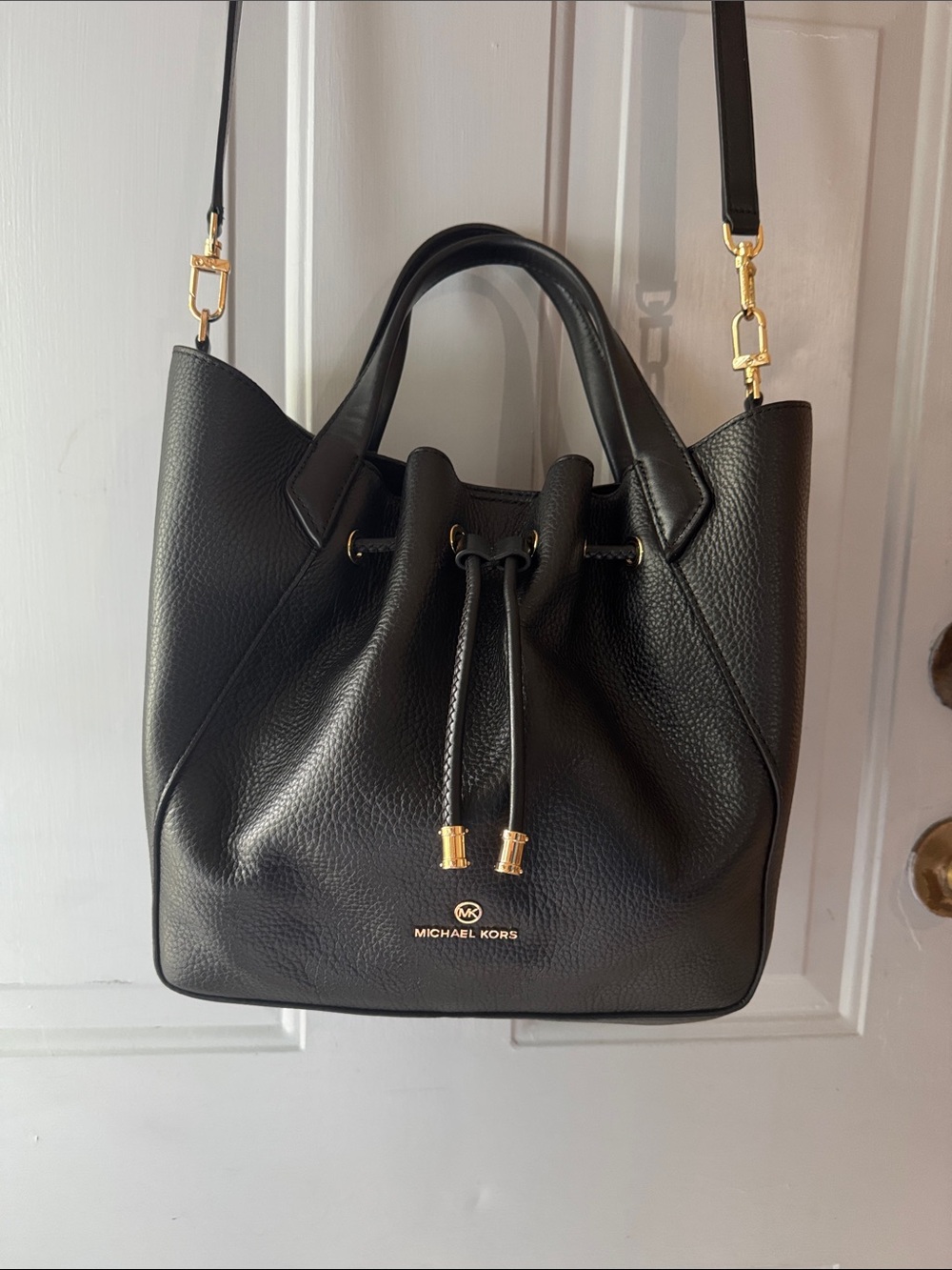 Michael Kors Black Pebbled Phoebe, Leather Drawstring Shoulder Bag Gold Hardware - Picture 2 of 15
